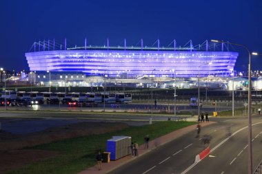 KALININGRAD, RUSSIA - 16 Haziran 2018: Rusya 'da oynanan 2018 FIFA Dünya Kupası maçları için modern Kaliningrad futbol stadyumunun (ayrıca Arena Baltika olarak da bilinir) gece görüşü.