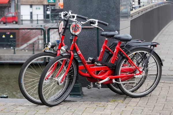 Amsterdam, Hollanda - 25 Haziran 2017: Mac Bisiklet Kiralama Bisiklet Amsterdam'da. Macbike Bisiklet neredeyse 30 yıldır Kiralama ve Amsterdam'ın en popüler Bisiklet kiralayan şirket.