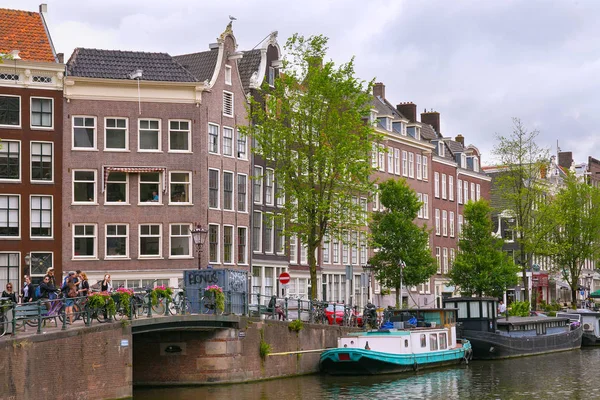 Amszterdam Hollandia 2017 Június Régi Épületek Közelében Egyik Amszterdam Történelmi — Stock Fotó