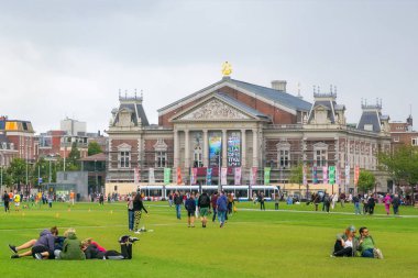 Amsterdam, Hollanda - 25 Haziran 2017: Kraliyet Konser Salonu Concertgebouw Amsterdam, görünümü. Onun son derece kabul akustik nedeniyle dünyanın en iyi konser salonları biri olarak kabul edilir.