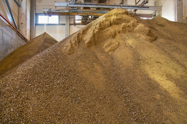 Гранулы рапсовых пирогов на сельскохозяйственном заводе по производству рапсового масла
.