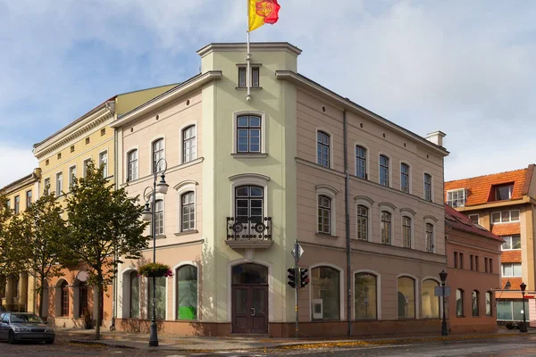 Stará Historická Budova Vlajkou Města Centru Klaipeda Bývalý Německý Název — Stock fotografie