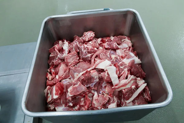 Grandes Pedaços Carne Tanque Aço Fábrica Carne — Fotografia de Stock