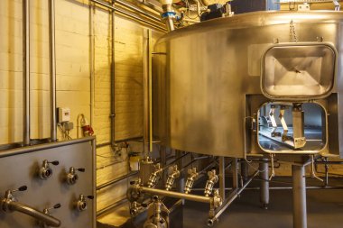 Bira bira wort karıştırma için makine.