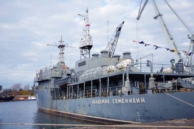Baltiysk, Rusya - 04 Kasım 2018: Fiziksel alanları kontrol gemisi 