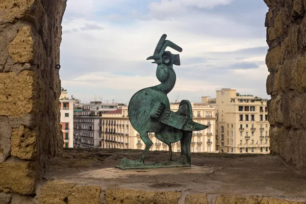 Naples Italia Octubre 2015 Escultura Bronce Gallo Castillo Medieval Castel — Foto de Stock