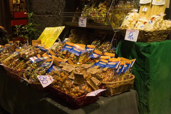 Naples Talya Ekim 2015 Satış Geleneksel Talyan Ham Pasta Akşam — Stok fotoğraf