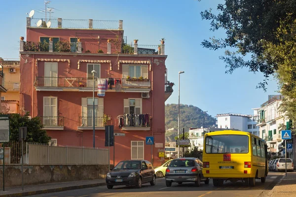 Pozzuoli Itália Novembro 2015 Vista Uma Das Ruas Centrais Cidade — Fotografia de Stock