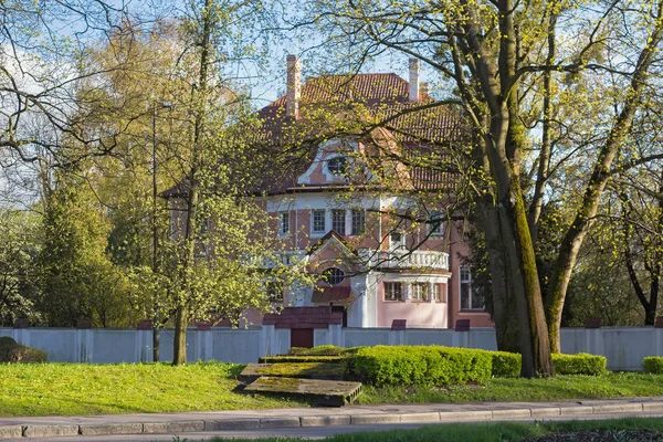 Kaliningrad Merkezi eski tipik tarihi binada. 