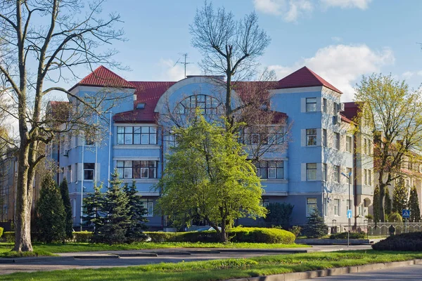 Antigo edifício histórico típico no centro de Kaliningrado, Rússia — Fotografia de Stock