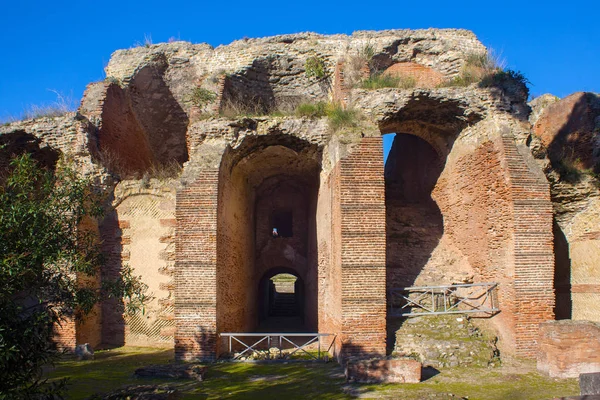 Ruinerna av den flaviska amfiteatern i Pozzuoli. — Stockfoto