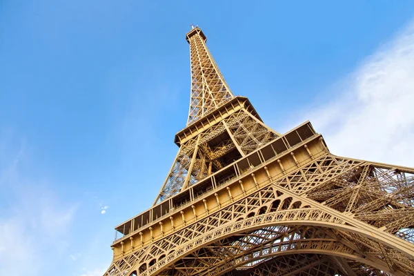 Vista de la Torre Eiffel de París. Francia . — Foto de Stock