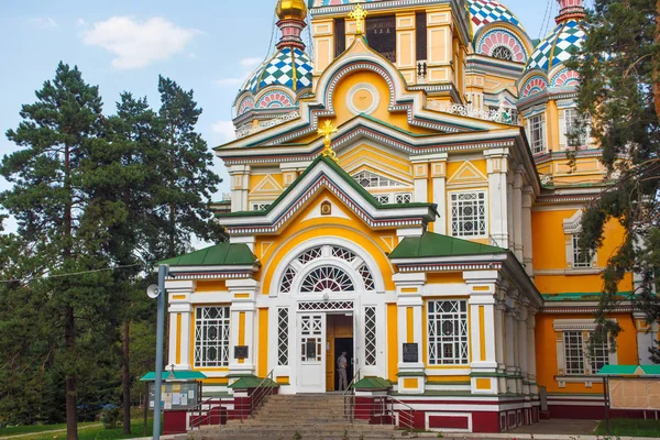 Cathédrale de l'Ascension à Almaty, Kazakhstan . — Photo