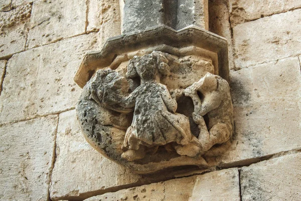 Elementos decorativos da Abadia de Bellapais, no norte de Chipre . — Fotografia de Stock