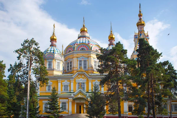 Cathédrale de l'Ascension à Almaty, Kazakhstan . — Photo