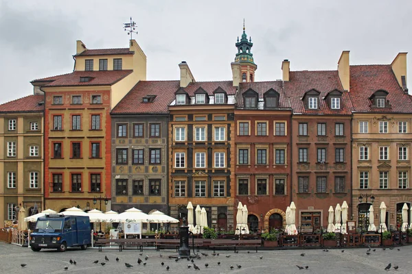 Vista del Mercado del casco antiguo de Varsovia (Rynek Starego Miasta ). — Foto de Stock