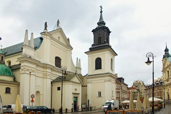 A Igreja de St. Hyacinth na Cidade Nova de Varsóvia em Freta St. A Igreja foi fundada pela Ordem Dominicana . — Fotografia de Stock