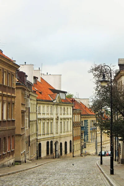 Kilátás a történelmi épületek a régi része (Nowe Miasto) Varsó (Lengyelország fővárosa). — Stock Fotó