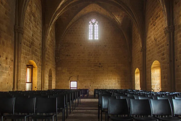 Interior of refectory in the Abbey of Bellapais in the Northern Cyprus. — Stock Photo, Image