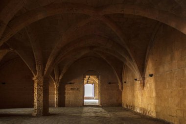 Kuzey Kıbrıs 'ta Bellapais Abbey iç. Bellapais Abbey bir manastır harabeye