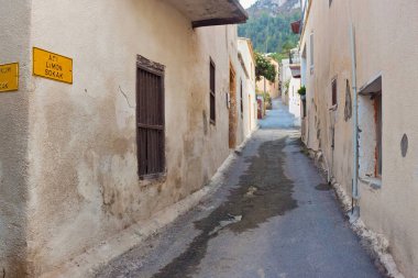 1953-56 yılında yaşayan ünlü İngiliz yazar Lawrence Durrell, acı limon Sokağı 'nın (Türk 'de acı limon sokak) görünümü. 