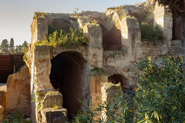 Romjai a a Pozzuoli amfiteátrum. — Stock Fotó