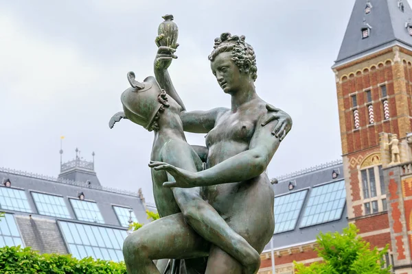 Sculptuur kwik ontdoet psyche — Stockfoto