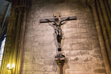Notre-Dame de Paris kilisesinin iç. 