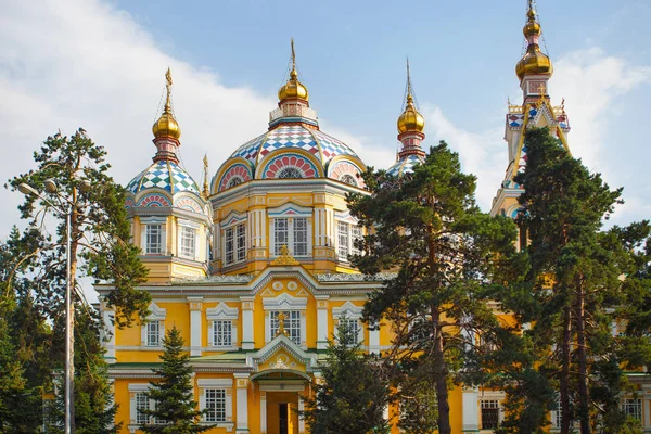 Catedral de la Ascensión en Almaty, Kazajstán . — Foto de Stock