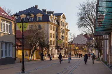 Zelenogradsk (eski Cranz) tarihi merkezinde Modern bina. Şehrin tarihi mimarisinin taklidi üzerine inşa edilmiştir..