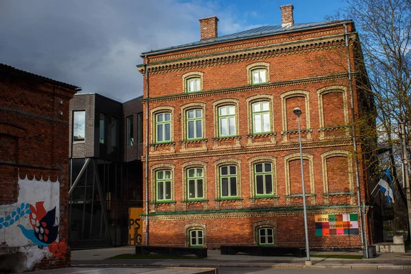 Old building of the old humanitarian school Stevaka in historical center of Parnu on the Louna street. — Stock Photo, Image