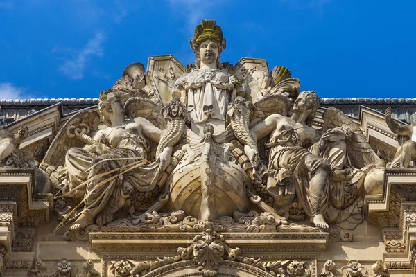 Gable del Pavillon Turgot del Louvre . — Foto de Stock