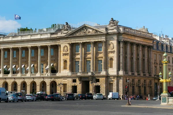 Vista del Hotel de Coislin. Es la mansión del siglo XVIII, situada en el centro de París en la esquina de la rue Royale y la Plaza de la Concordia . — Foto de Stock