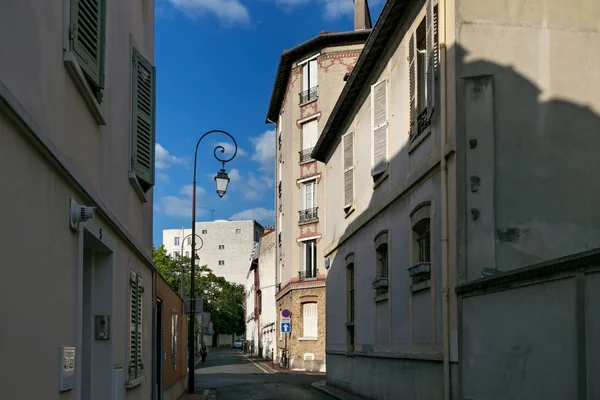 Stare domy mieszkalne w dzielnicy Charenton-le-Pont, XII dzielnica Paryża. — Zdjęcie stockowe
