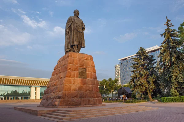 Пам'ятник Абая Qunanbaiuli в Алмати. Стокове Зображення