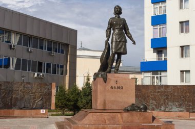 Aliya Moldavya heykeli. 
