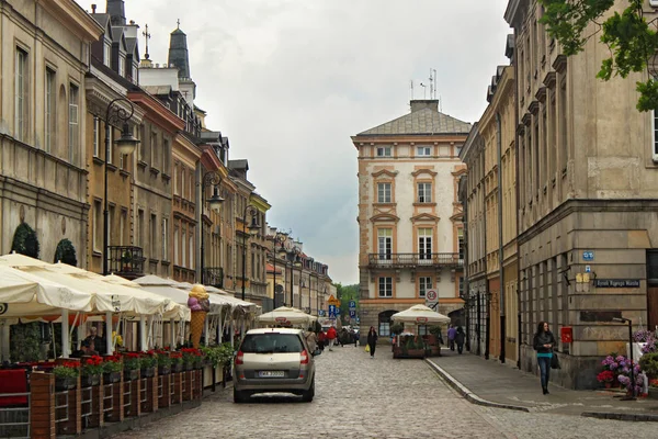 Tekintettel a történelmi épületek régi része (Rynek nowego miasta) Varsó (Lengyelország fővárosa). — Stock Fotó