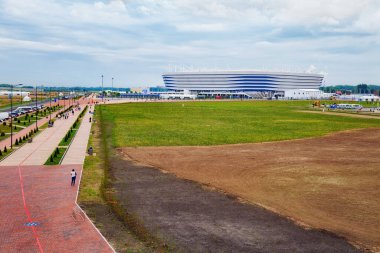 KALININGRAD, RUSSIA - 13 Haziran 2018: Rusya 'da oynanan 2018 FIFA Dünya Kupası karşılaşmaları için modern Kaliningrad futbol stadyumunun (ayrıca Arena Baltika olarak da bilinir) görünümü.