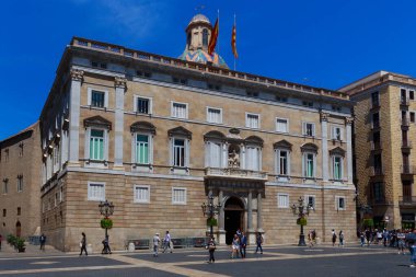 BARCELONA, İspanya - 15 Mayıs 2017: Palau de la Generalitat de Catalunya manzarası. Ciutat Vella bölgesinde tarihi bir saray. Genelkurmay Başkanlığı 