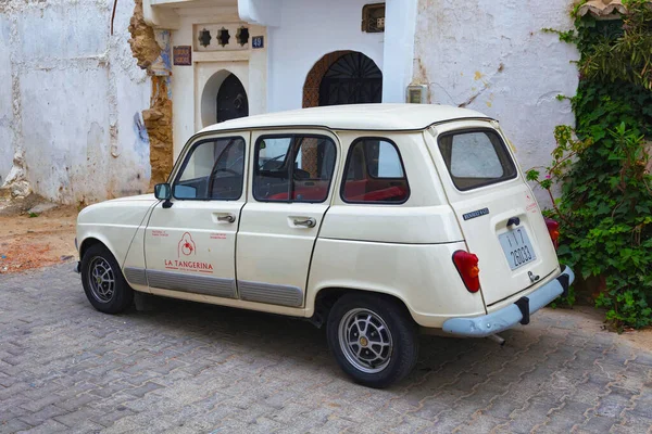 Tangier Maroc Mai 2017 Renault 4Gtl Dans Partie Historique Tanger — Photo