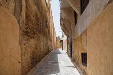 Fas 'taki Medina Mahallesi manzarası. Fez 'in Medina' sı Dünya Mirası Listesi 'nde yer alıyor ve dünyanın en büyük yaya bölgelerinden biri olduğuna inanılıyor..