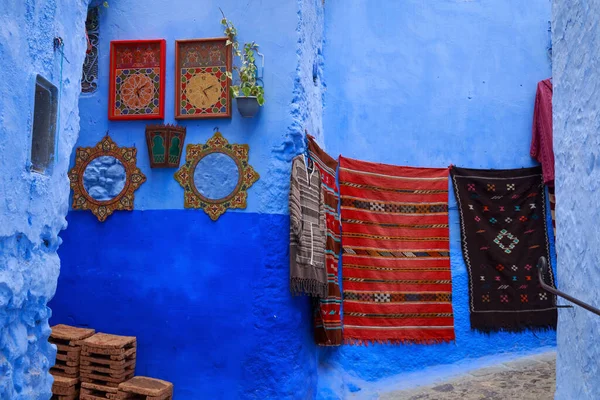 모로코 우엔에 메디나 지역의 벽들이 보인다 엔으로 도알려져 도시는 색조를 — 스톡 사진