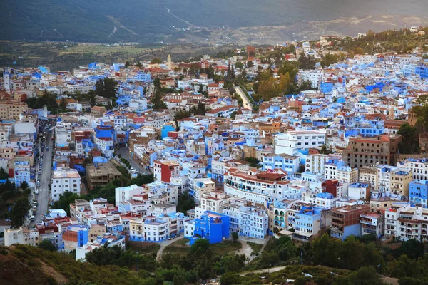 Fas 'taki Şef' in hava manzarası. Şehir binalarının mavi tonlarıyla ünlüdür ve bu Şef 'i ziyaretçiler için çok çekici kılar..