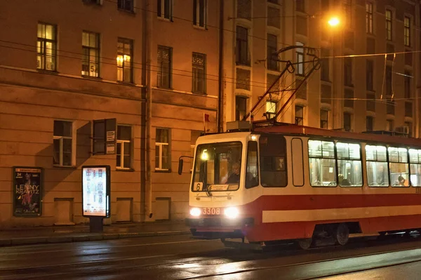 Saint Petersburg Russia Listopad 2014 Nocny Tramwaj Centrum Sankt Petersburga — Zdjęcie stockowe