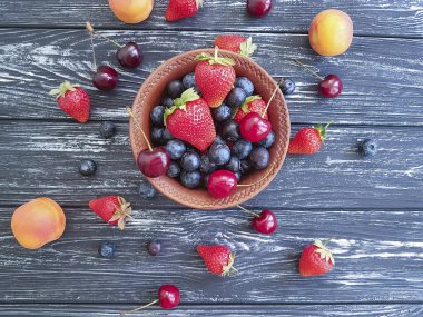yaban mersini, Çilek Kayısı eski siyah ahşap kiraz