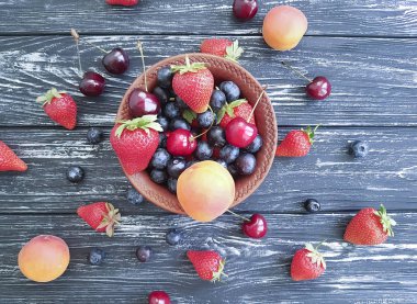 yaban mersini, Çilek Kayısı eski siyah ahşap kiraz