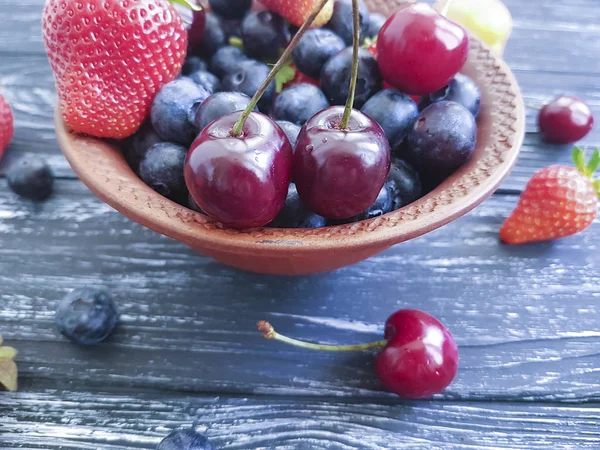 yaban mersini, Çilek Kayısı eski siyah ahşap kiraz