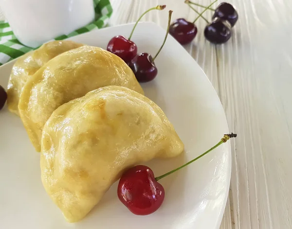 Dumplings Cherry White Wooden Background — Stock Photo, Image