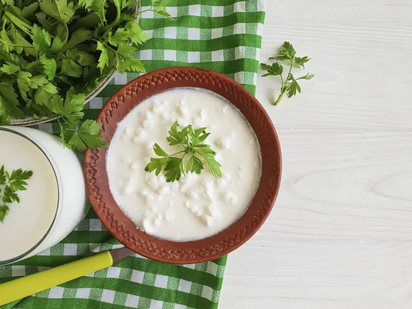 Requesón Yogur Perejil Verde Sobre Fondo Madera —  Fotos de Stock