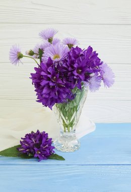 kasımpatı çiçeği, bell ahşap zemin üzerine vazo